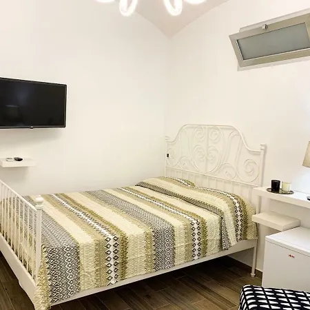Novi Suites - Centro Storico & Piazza Dante Pensión *