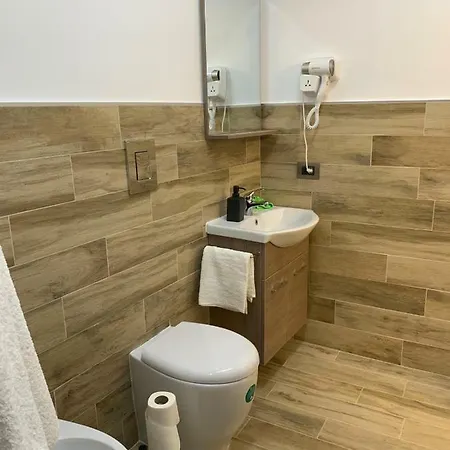 Pensión Novi Suites - Centro Storico & Piazza Dante