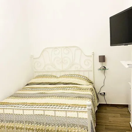 Pensión Novi Suites - Centro Storico & Piazza Dante