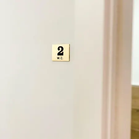 Novi Suites - Centro Storico & Piazza Dante *