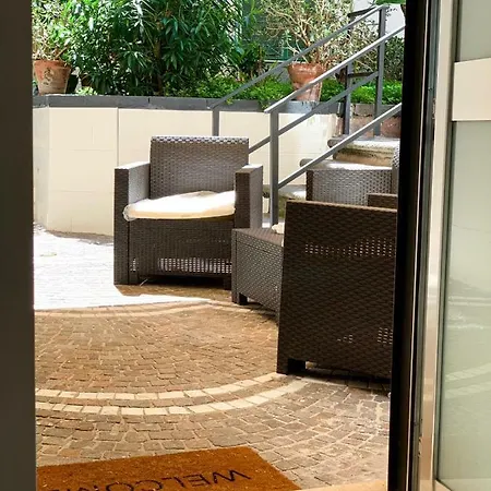 Novi Suites - Centro Storico & Piazza Dante *